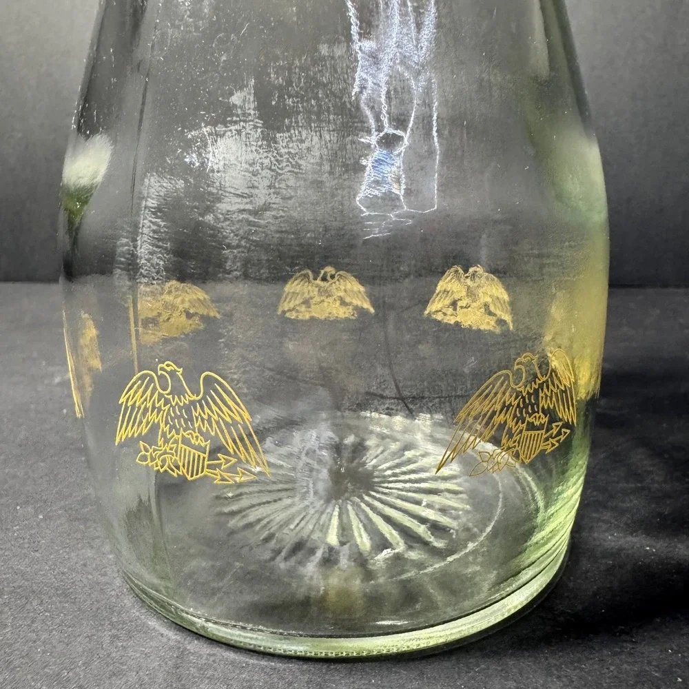 Vintage Log Cabin Glass Syrup Pitcher Gold Eagle Pattern Flip Top Lid 8.5 inch
